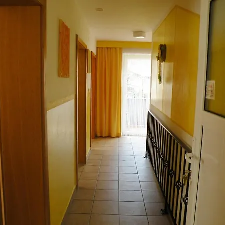 Haus Fini Apartman *