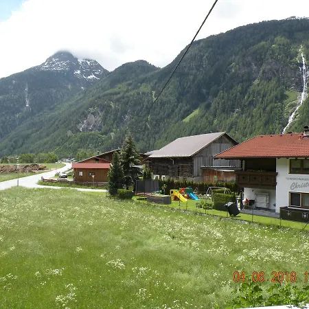 Haus Fini Apartman Längenfeld